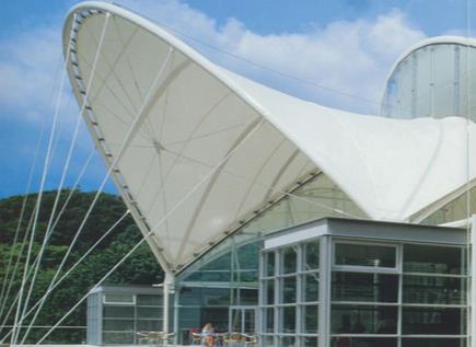 `膜结构建筑的性能`