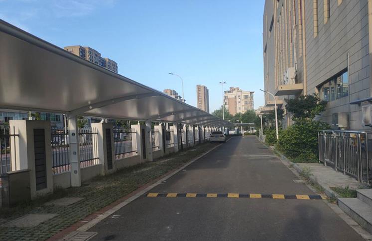 `上海超杭承接的吴江天河小学膜结构停车棚项目`