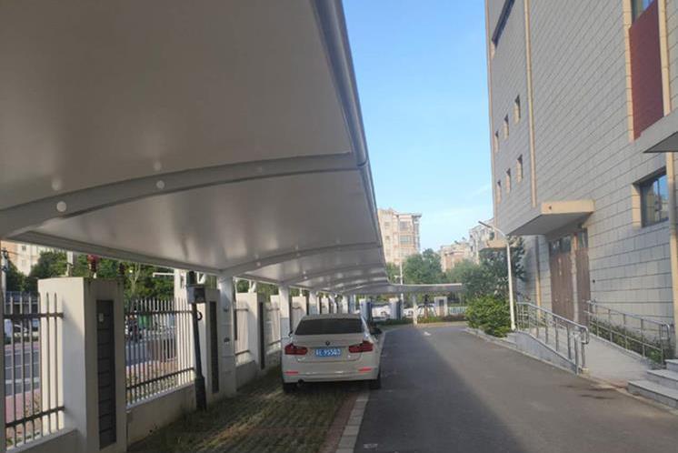 `上海超杭承接的吴江天河小学膜结构停车棚项目`