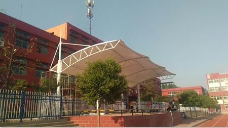 `足球场膜结构看台好不好？`