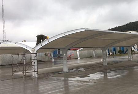 `膜结构停车雨棚双柱间距`