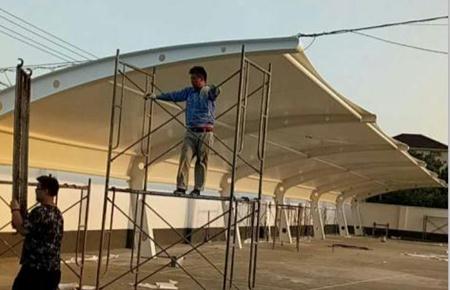 `钢膜结构车棚特点`