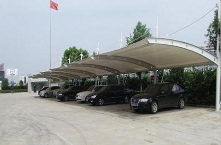 `膜结构车棚安装费多少钱？`