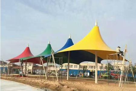 `2020新型膜结构景观雨棚能用多久？`