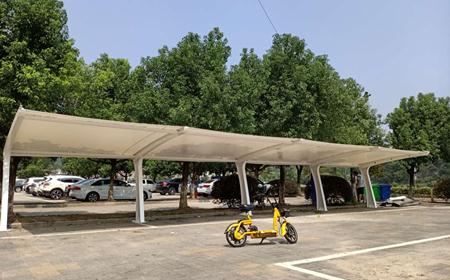 `膜结构电瓶车停车棚价格`