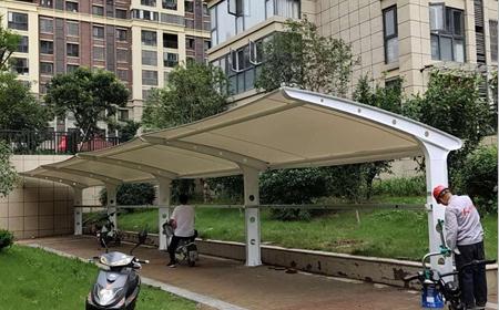 `膜结构停车棚雨棚材料特点介绍`