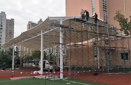 `膜结构膜布怎么安装？`