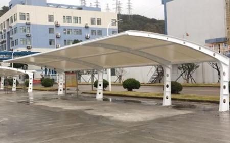 `膜结构电动车停车棚安装环境`