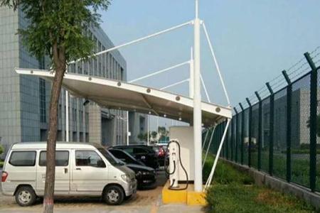 `张拉膜景观雨棚车棚好看吗？`